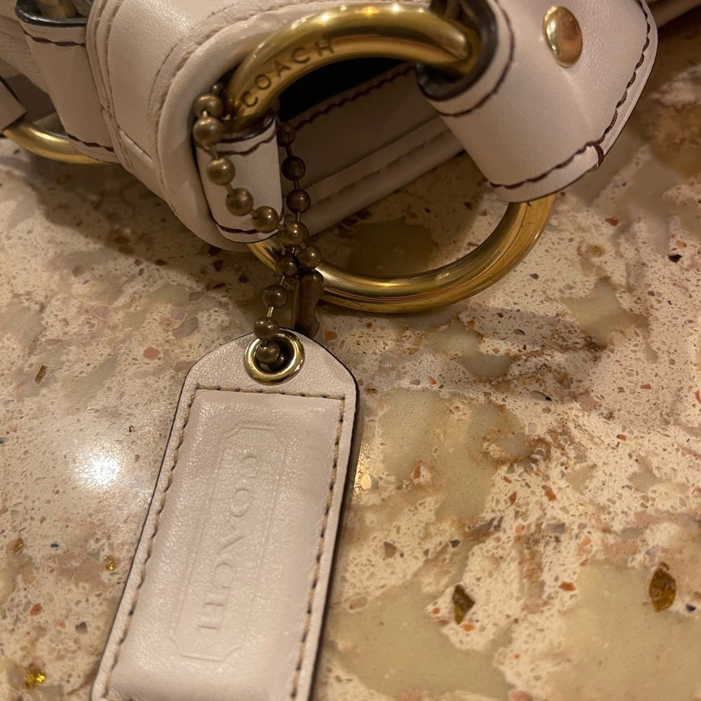 Authentic Coach Legacy Leather shoulder bag - Picture 2 of 8